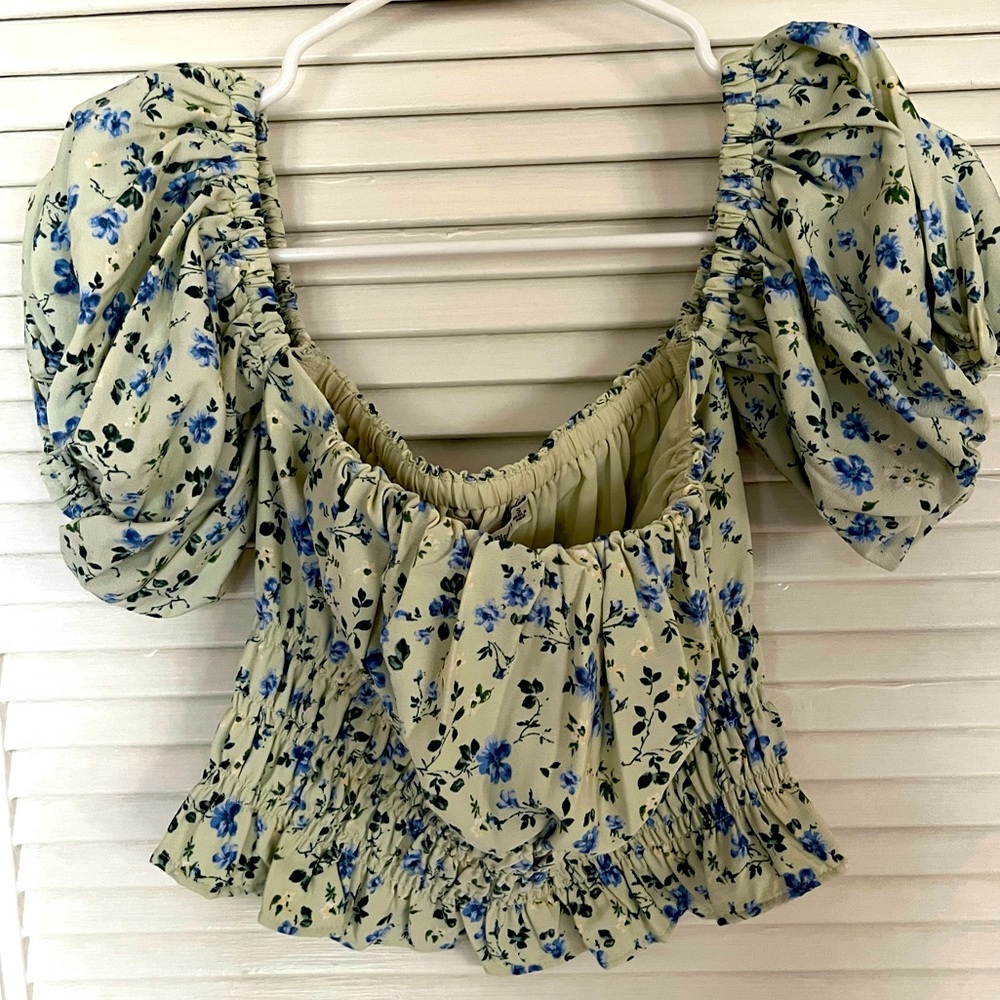 Abercrombie green floral blouse small